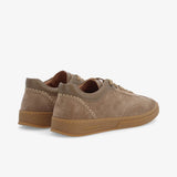 Vue arrière des baskets SCHMOOVE San Marino marron taupe montrant les surpiqûres artisanales et le contrefort en cuir lisse