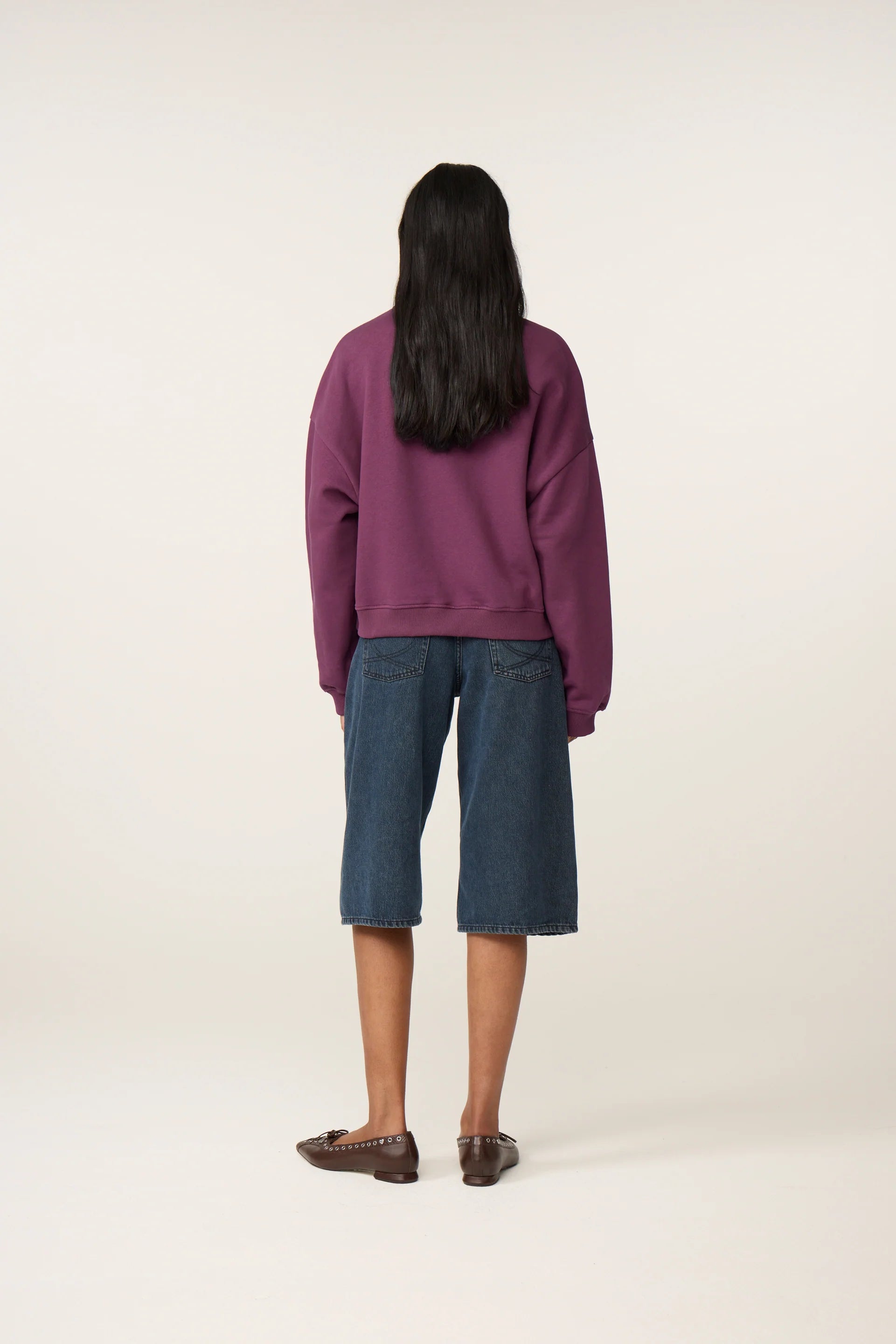 Vue de dos du sweat-shirt ample bordeaux FABIENNE CHAPOT