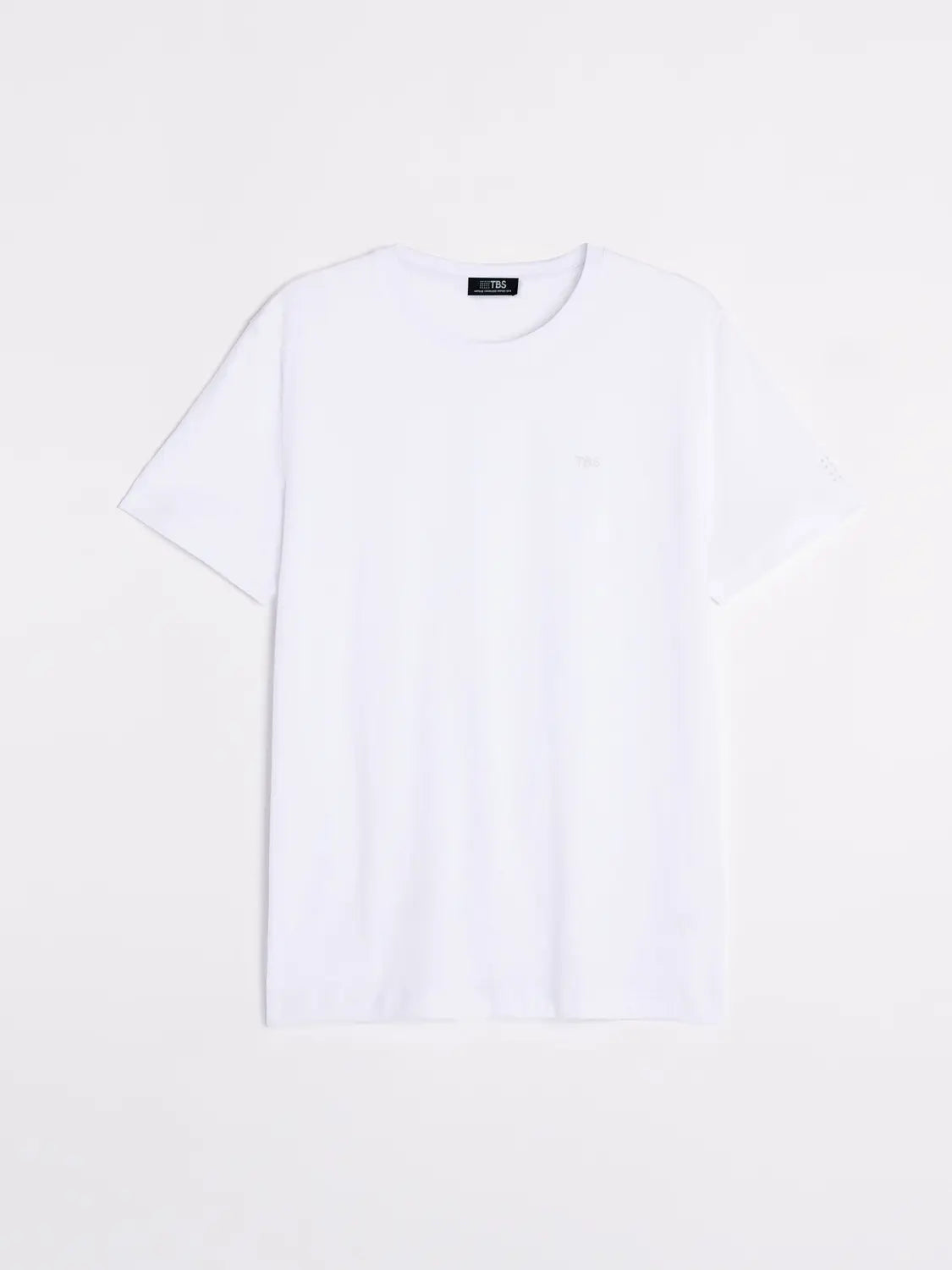 Vue à plat du t-shirt manches courtes blanc en coton recyclé TBS HOMME Pierretee