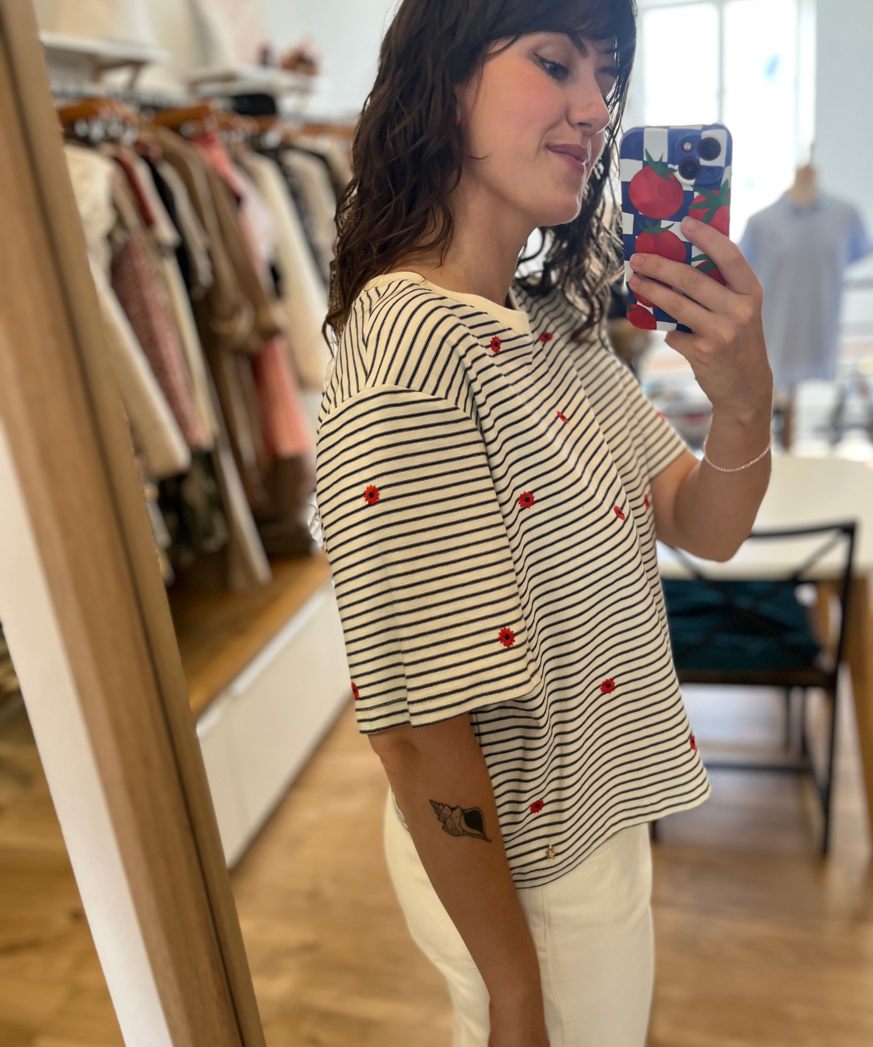 T-shirt court rayé avec fleurs brodés Josef - Marine & Homard - DES PETITS HAUTS