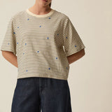 T-shirt court rayé avec fleurs brodés Josef - Crème & Ciel - DES PETITS HAUTS