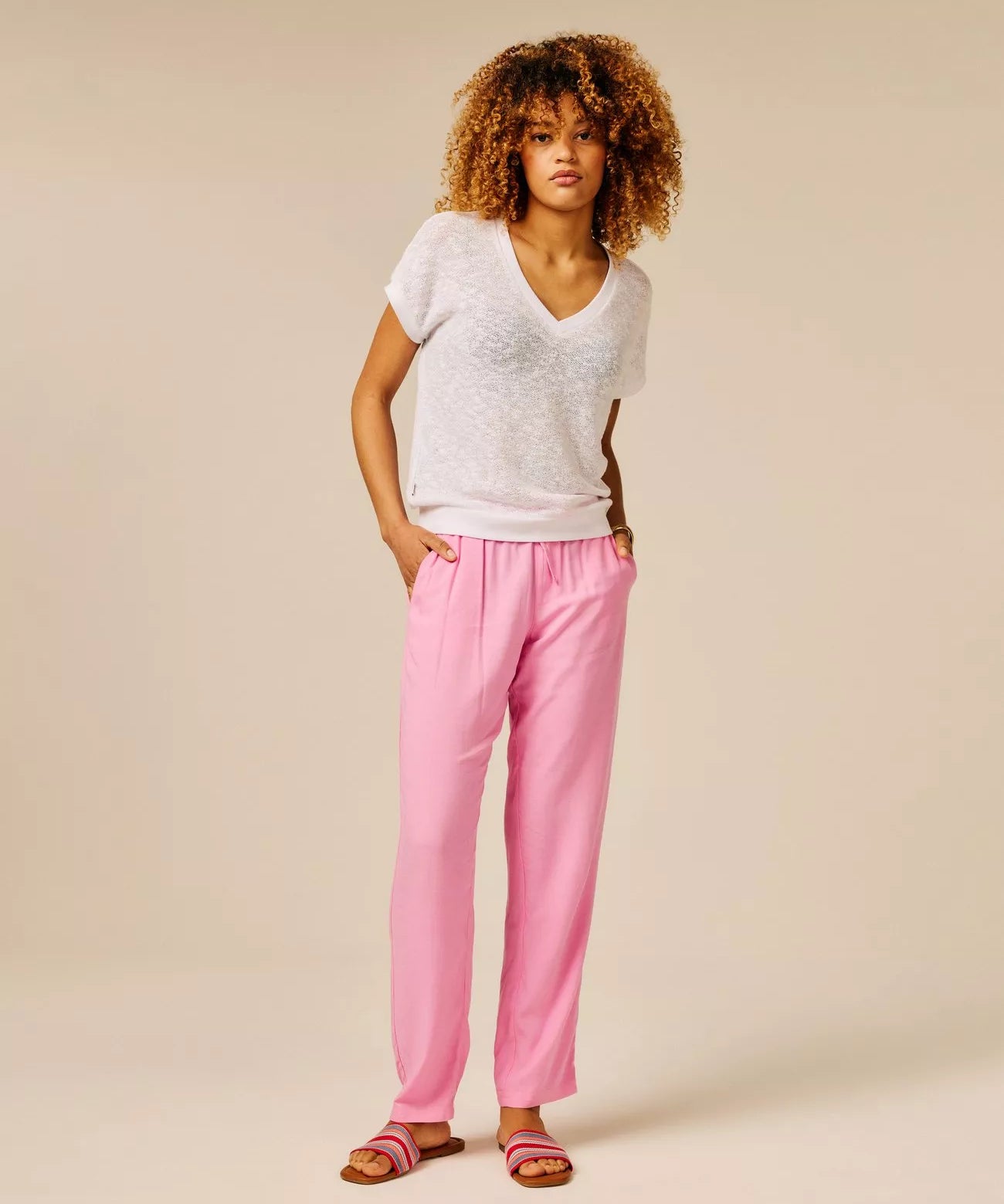 T-shirt fluide col V en maille légère Dirda - SUN VALLEY FEMME