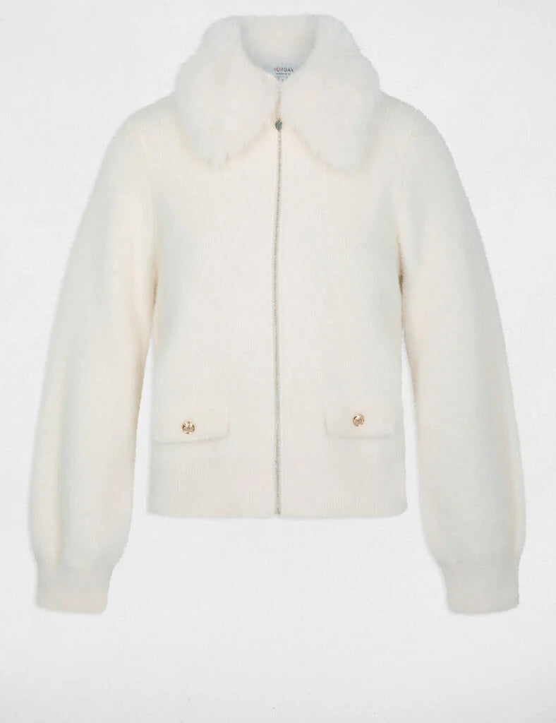 Vue à plat de la veste courte ivoire MORGAN Mbobby à col fourrure et boutons dorés