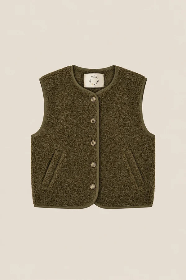 Vue à plat de la veste sans manches en laine bouclette Zlata coloris Forêt DES PETITS HAUTS