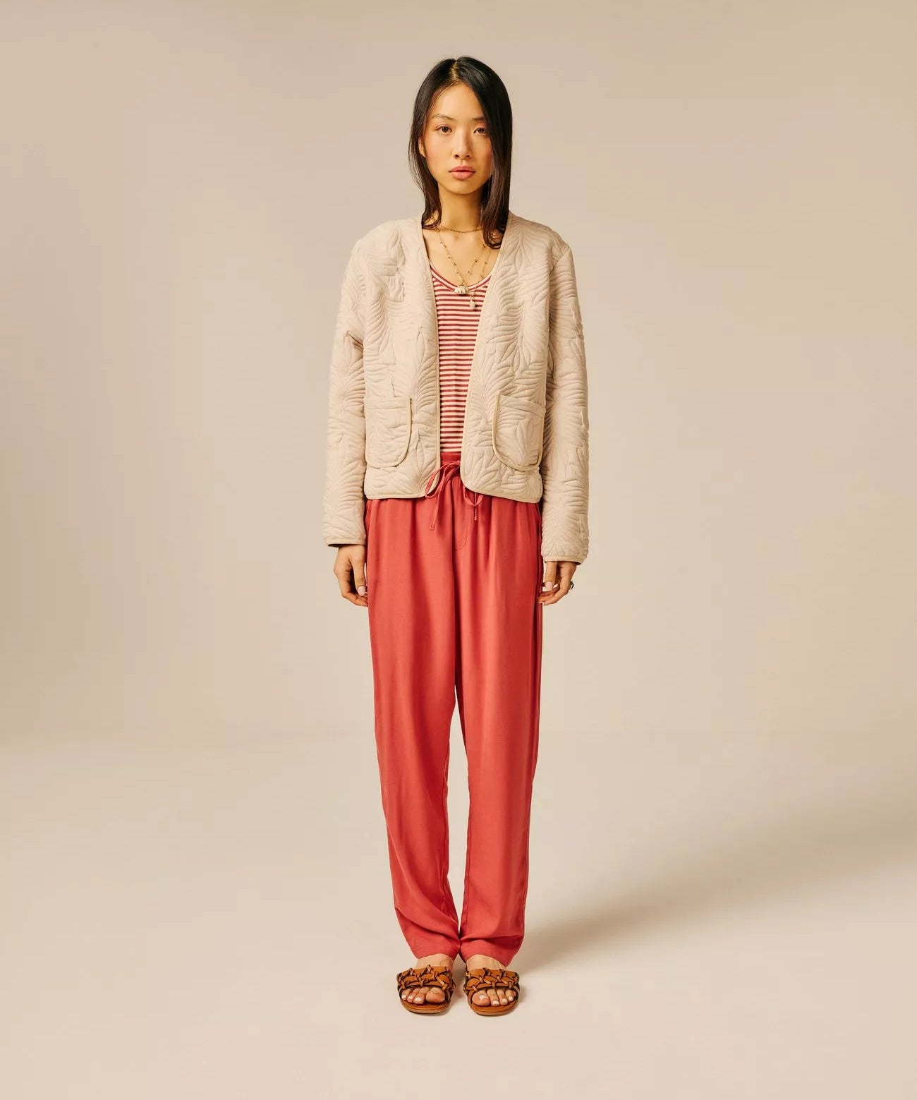 Veste courte matelassée à motifs Ypala - Beige clair - SUN VALLEY FEMME
