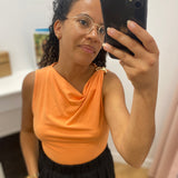 Top chic asymétrique drapé avec bijou épaule Wagner - GRACE & MILA