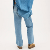 Baskets MAGGIE Originals VANESSA WU camel – portées avec un jean bleu