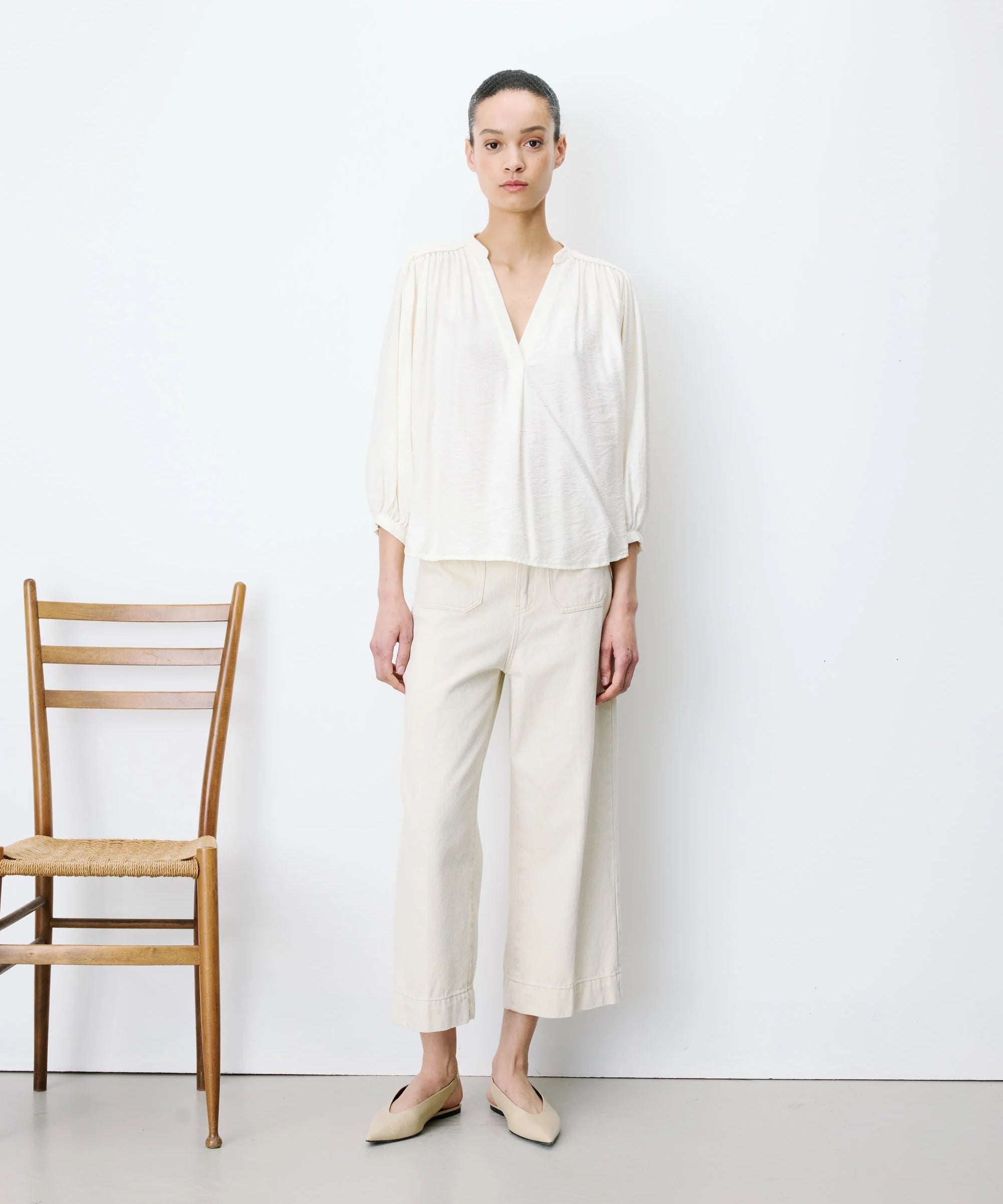 Blouse AURIANE GRACE & MILA écrue – silhouette portée de face