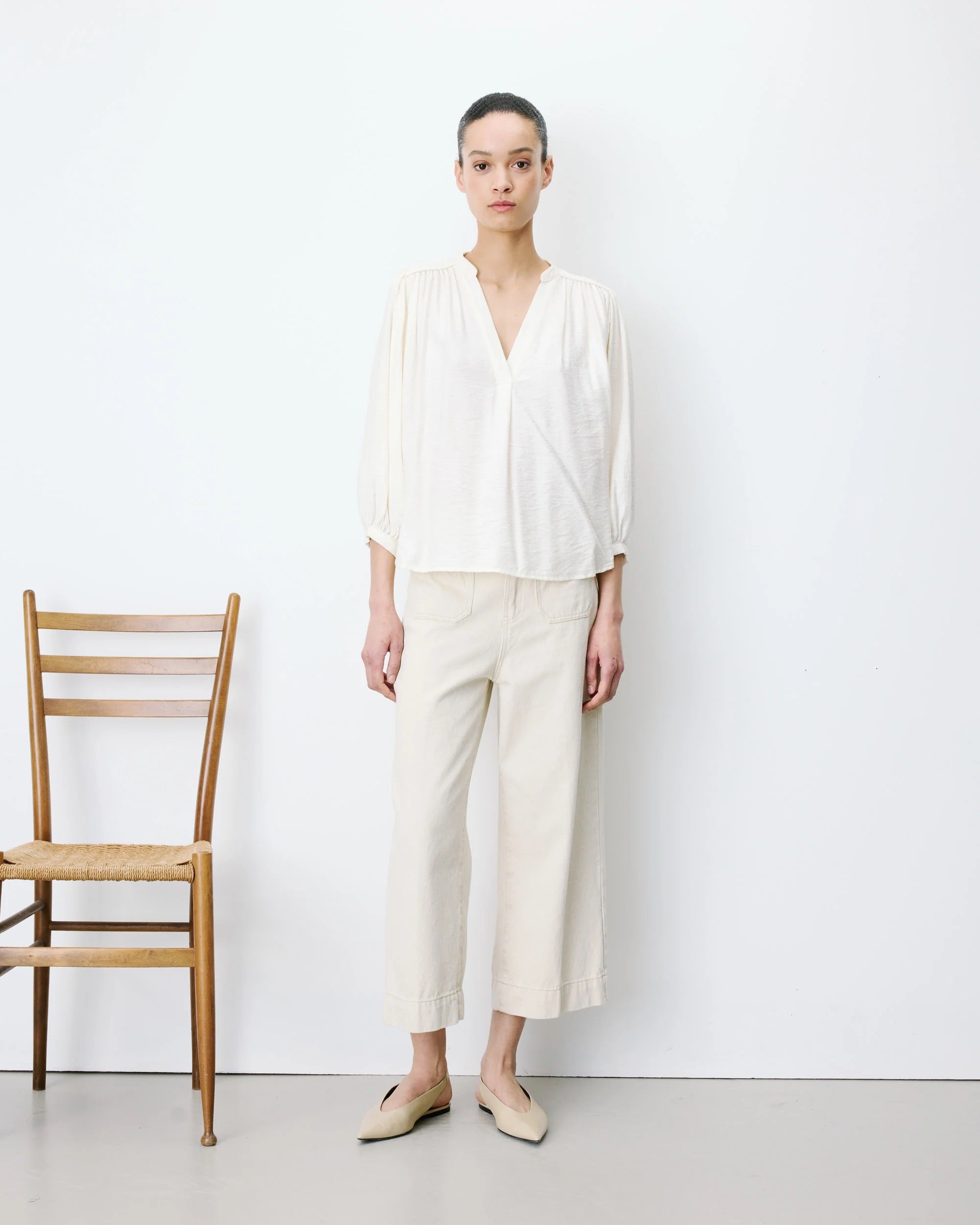 Blouse AURIANE GRACE & MILA écrue – silhouette portée de face