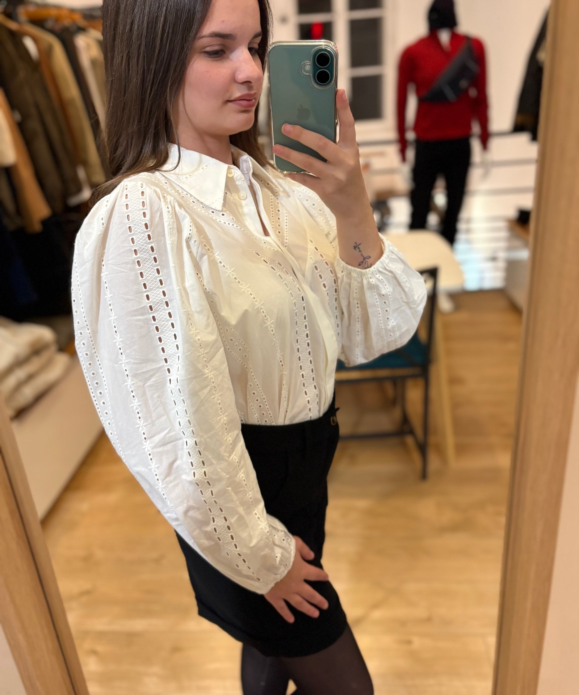 Blouse en coton brodée manches bouffantes Louane - Blanc cassé - SUNCOO