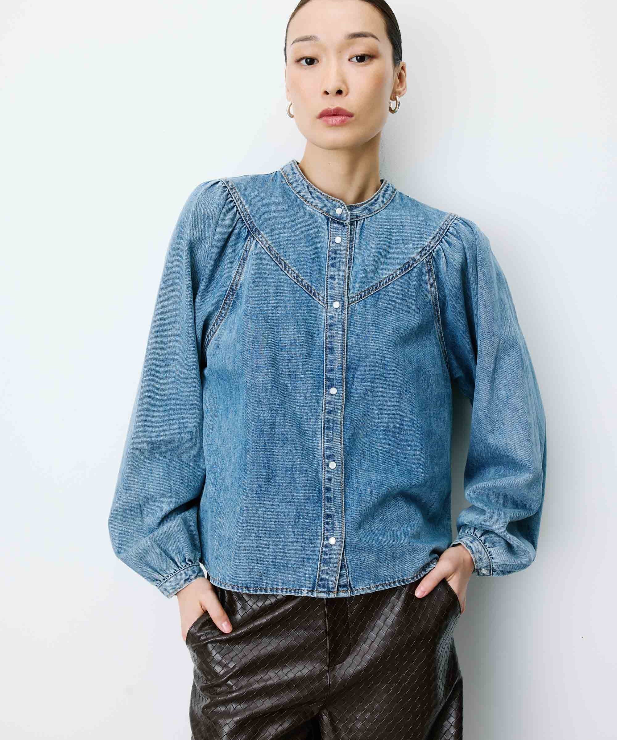 Blouse en denim ANAELLE GRACE & MILA Lightblue – portée de face