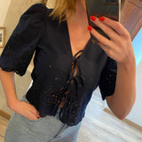 Blouse courte brodée Linda - Bleu marine - Suncoo