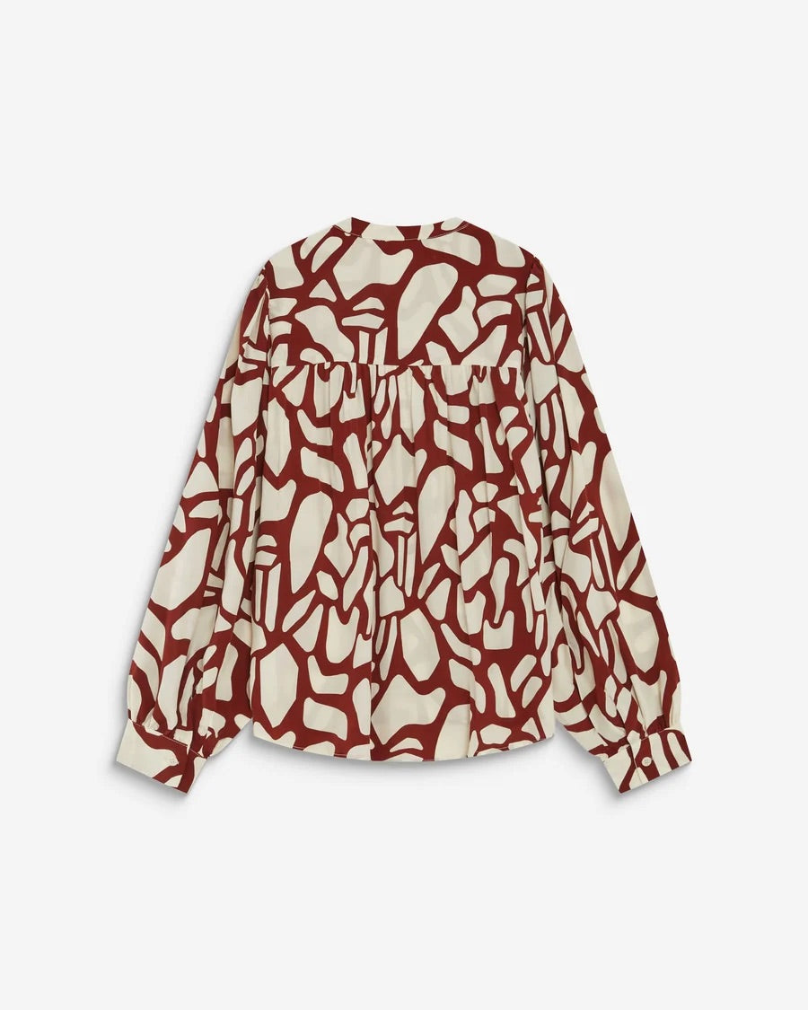 Blouse AMBRINE GRACE & MILA terracotta – vue de dos avec empiècement froncé et manches bouffantes