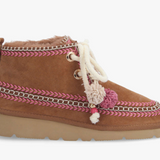 Boot Iris Desert W ARMISTICE camel – vue de profil avec pompons