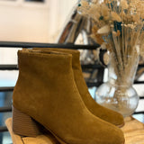 Bottines à talon bloc en cuir velours Skara - Cognac - SCHMOOVE WOMEN