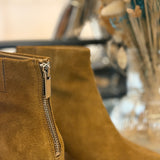 Bottines à talon bloc en cuir velours Skara - Cognac - SCHMOOVE WOMEN