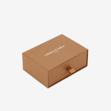 Coffret cadeau AGATHE GRACE & MILA fermé – boîte marron avec logo de la marque