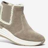 Détail cuir velours et semelle des bottines Chelsea Temarie TBS taupe