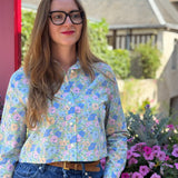 chemise motif liberty umalya des petits hauts fleurs rose bleu orange