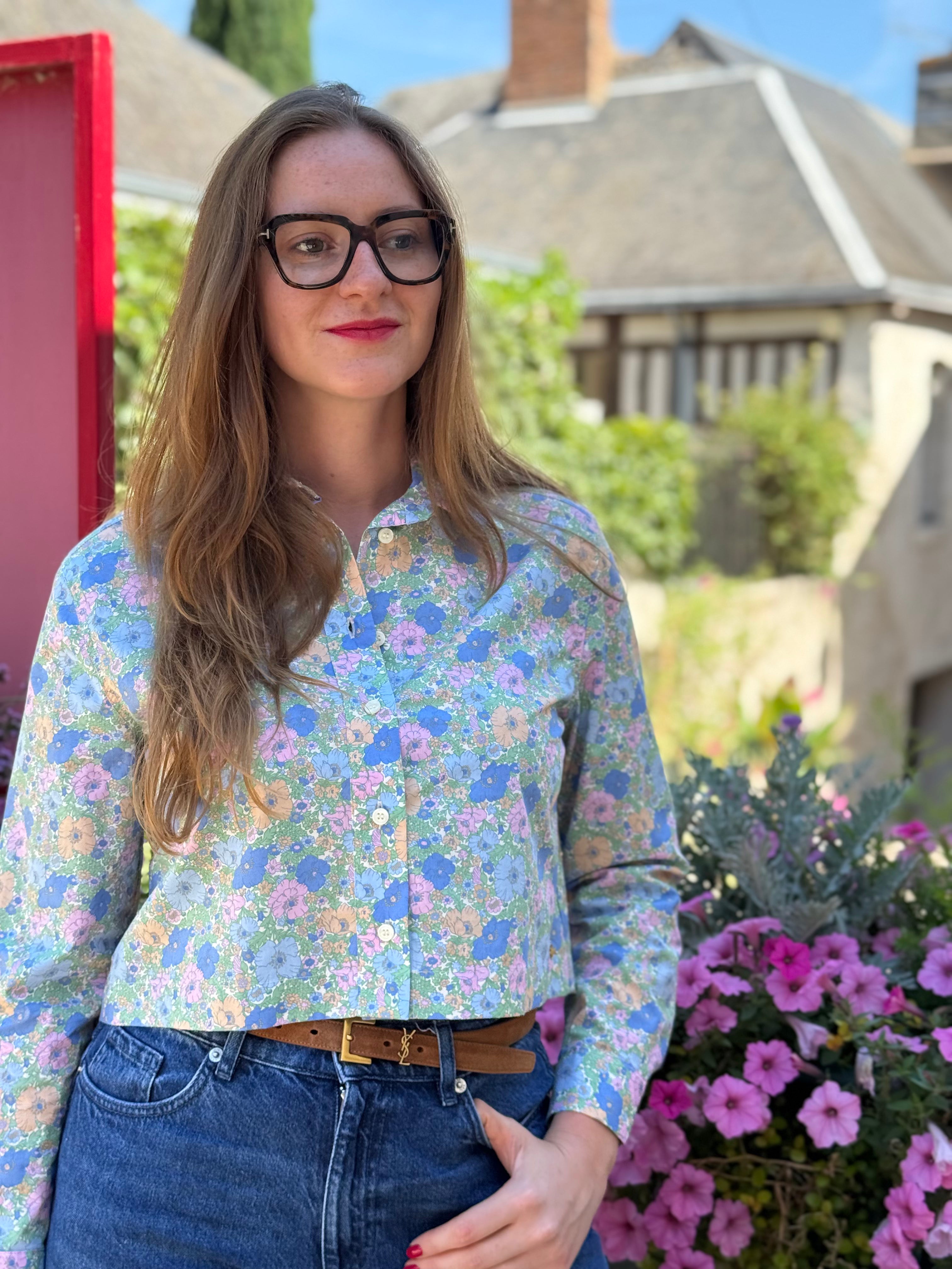 chemise motif liberty umalya des petits hauts fleurs rose bleu orange