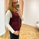 Gilet Viada VILA bordeaux avec poche plaquée – vue portée de côté
