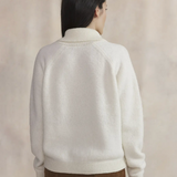Gilet Maeligil TBS coloris Arctique porté de dos avec finitions côtelées