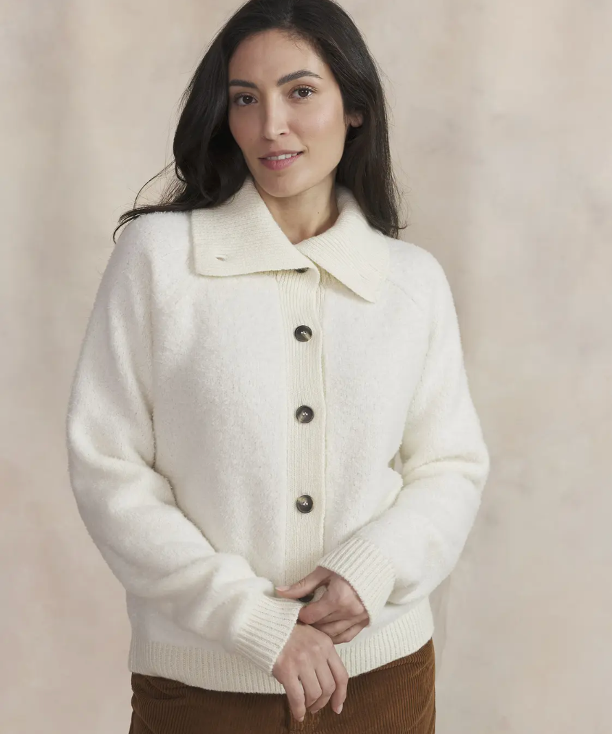 Gilet femme Maeligil TBS Arctique porté de face avec col rabattu