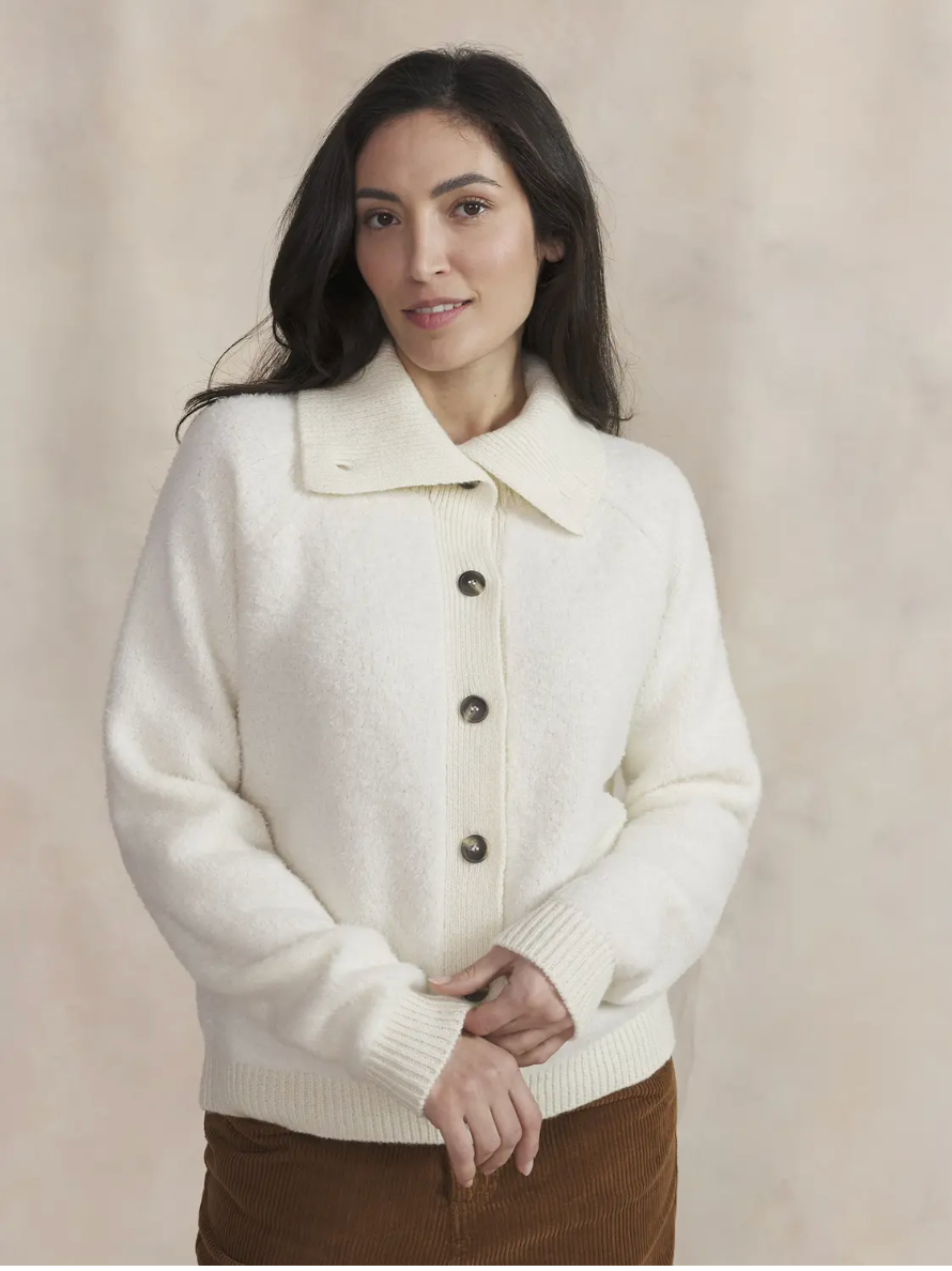 Gilet femme Maeligil TBS Arctique porté de face avec col rabattu