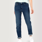 Jean droit bleu Naomipoc TBS femme porté avec revers aux chevilles