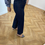 Jean Viflorie VILA en denim bleu foncé porté de profil