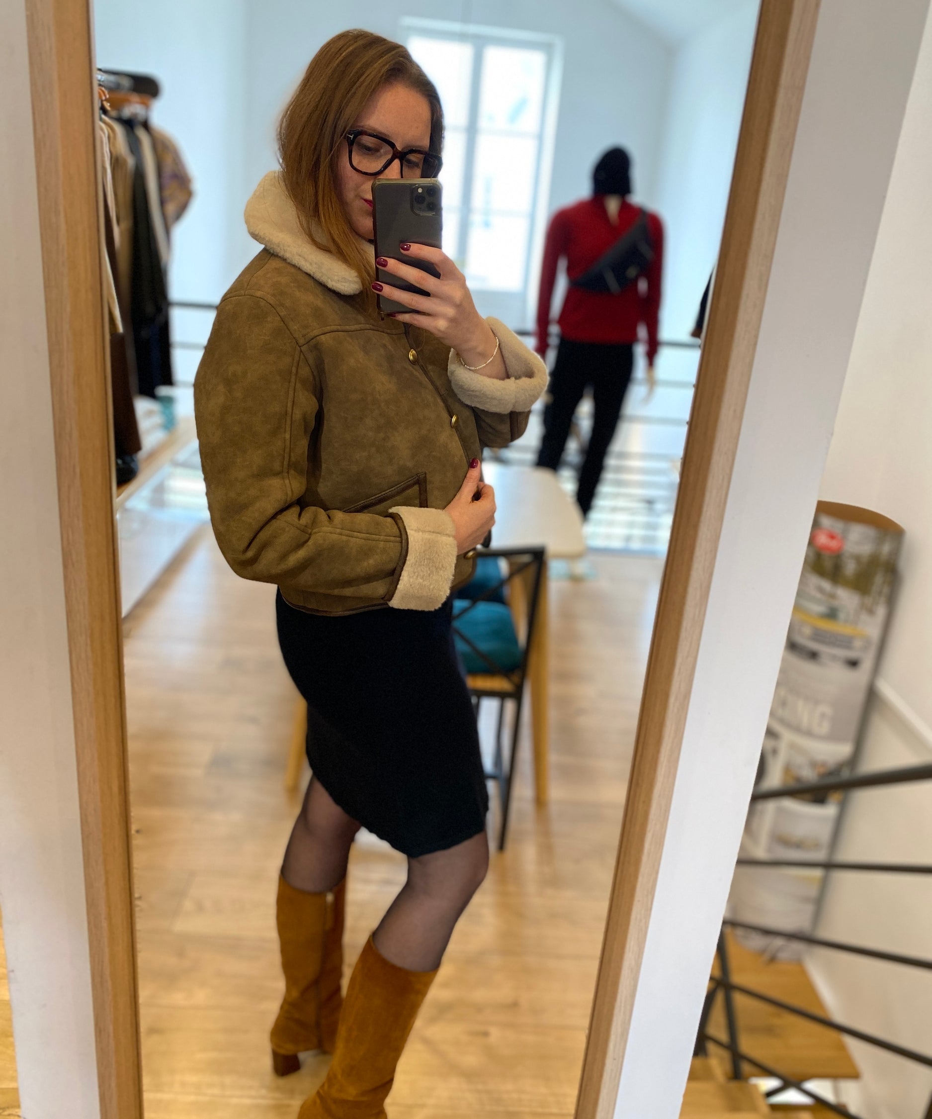 Manteau court en peau lainée femme East - Taupe - SUNCOO