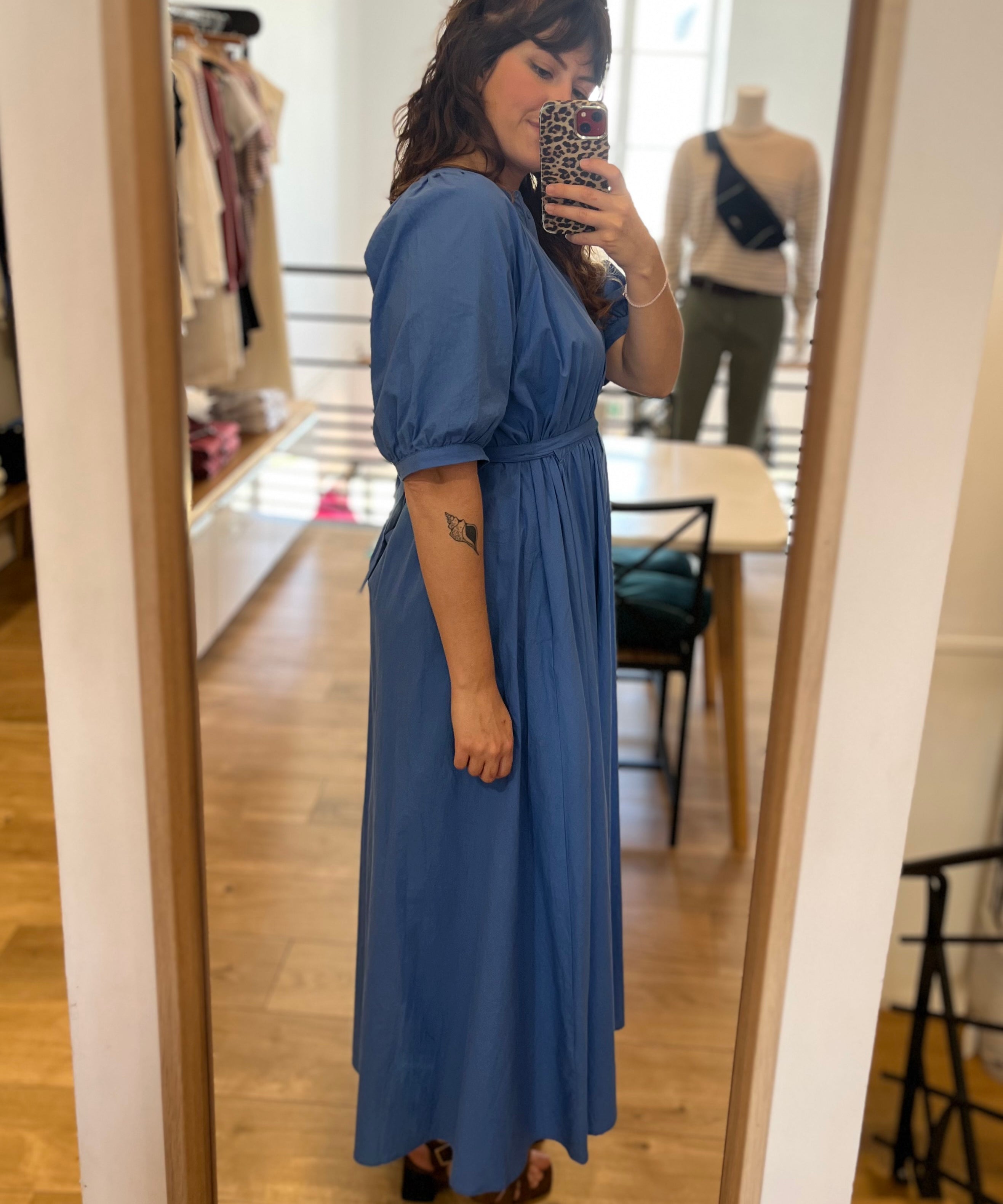 Robe longue fluide en mousseline Cassie - Bleu - SUNCOO