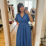 Robe longue fluide en mousseline Cassie - Bleu - SUNCOO