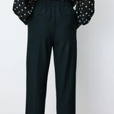 Pantalon ARMSTRONG GRACE & MILA marine – détail de la taille élastiquée et des fausses poches passepoilées