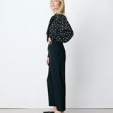 Pantalon cigarette 7/8 ARMSTRONG GRACE & MILA marine – vue de profil avec taille élastiquée au dos