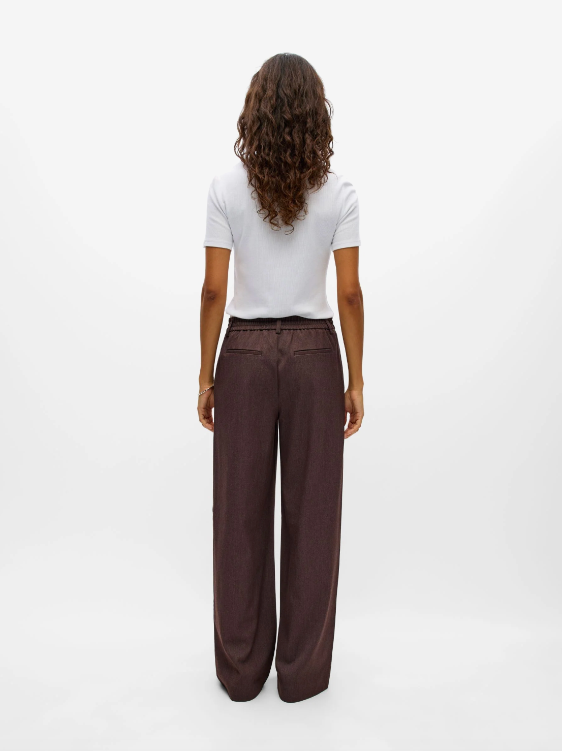 Pantalon large OBJLISA OBJECT Chocolate Plum – porté de dos