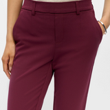 Pantalon slim ObjLisa OBJECT bordeaux – détail taille et poches