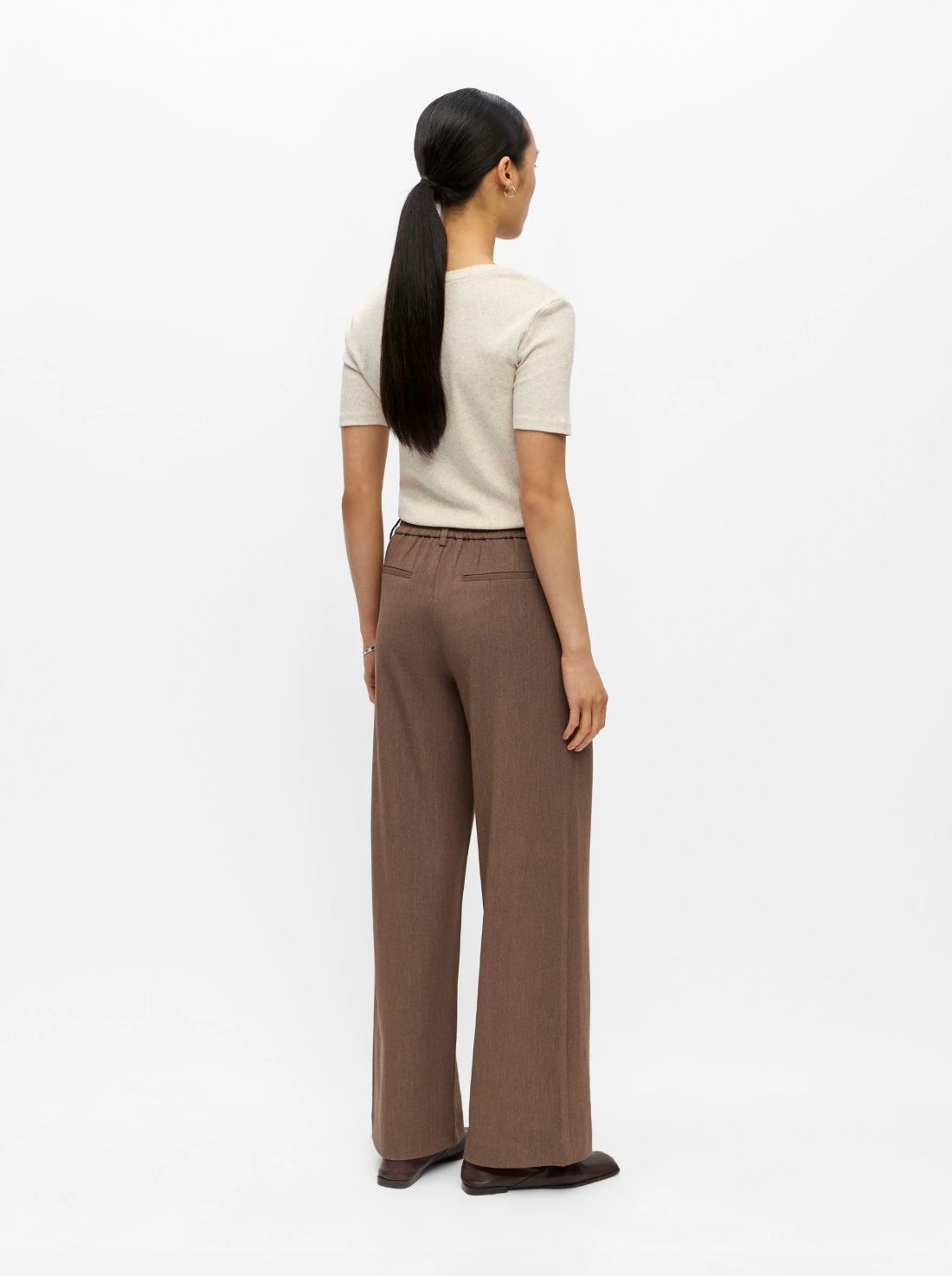 Pantalon large OBJLISA OBJECT Carafe – porté de dos