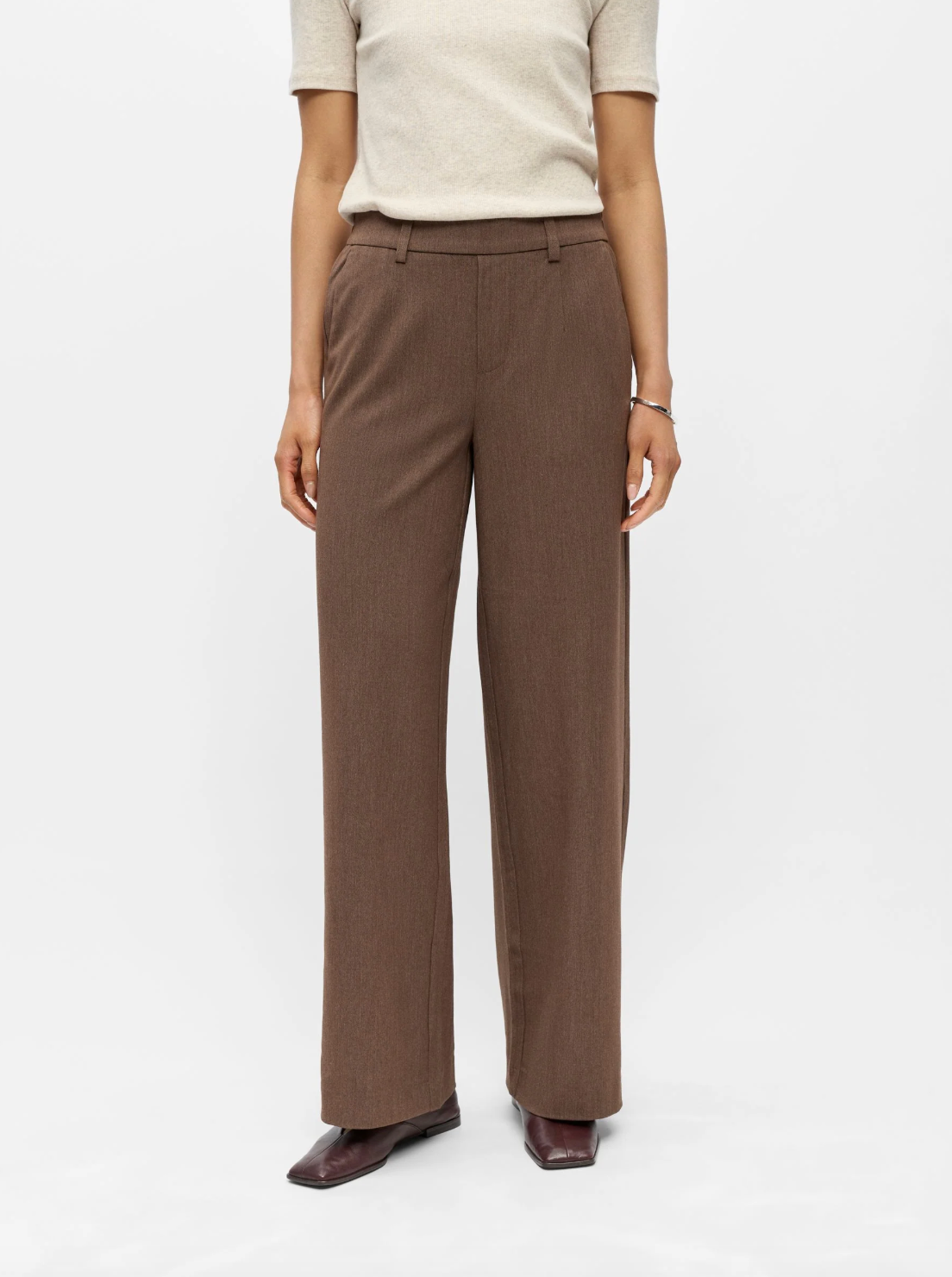 Pantalon large OBJLISA OBJECT Carafe – porté de face