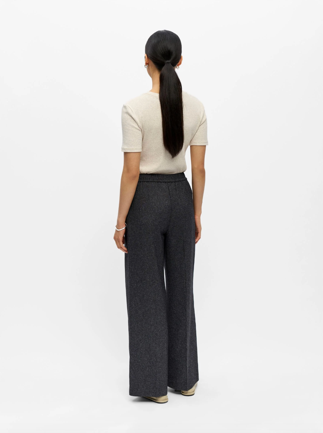 Pantalon large OBJSANJA OBJECT noir – porté de dos
