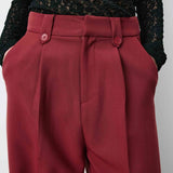 Pantalon de tailleur NILAY GRACE & MILA – détail de la taille mi-haute, des plis et des boutons décoratifs