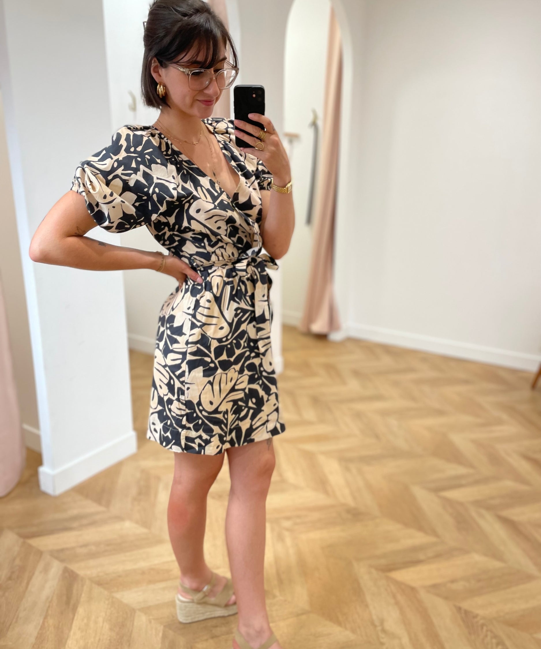Pavane Short Printed Dress with Balloon Sleeves - Beige - GRACE & MILA