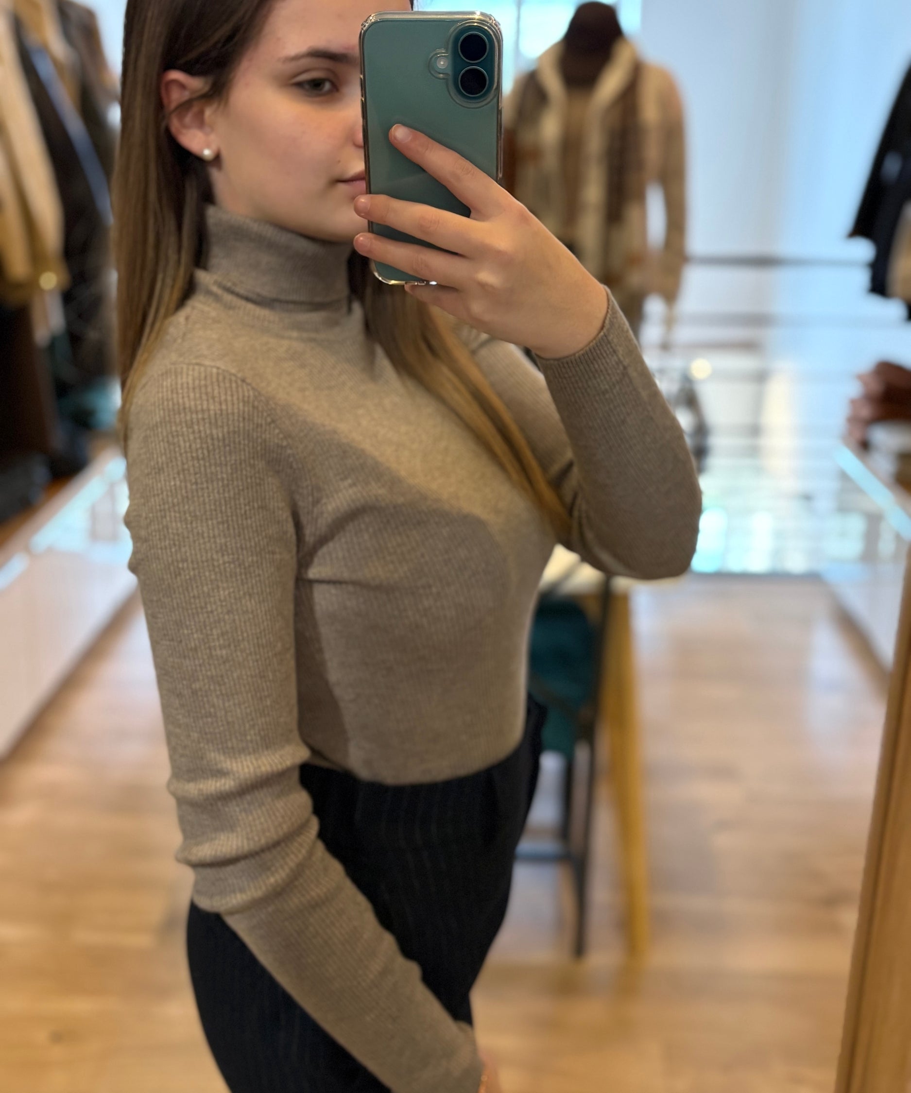 Pull ajusté en tricot col roulé - Beige foncé - IKKS WOMEN