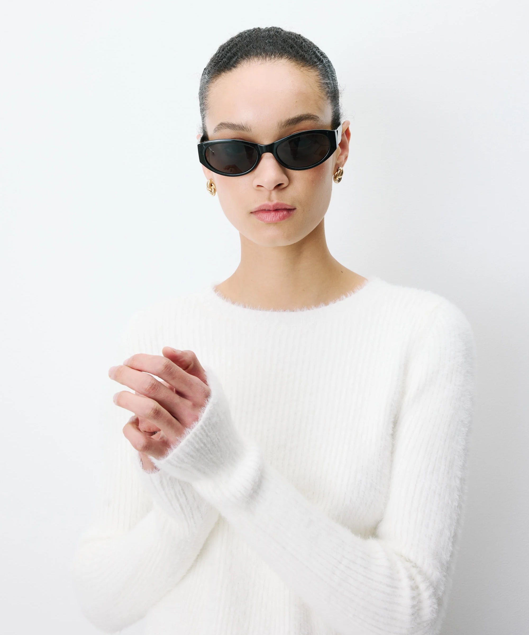 Pull AURYN GRACE & MILA écru – détail col rond et maille doudou