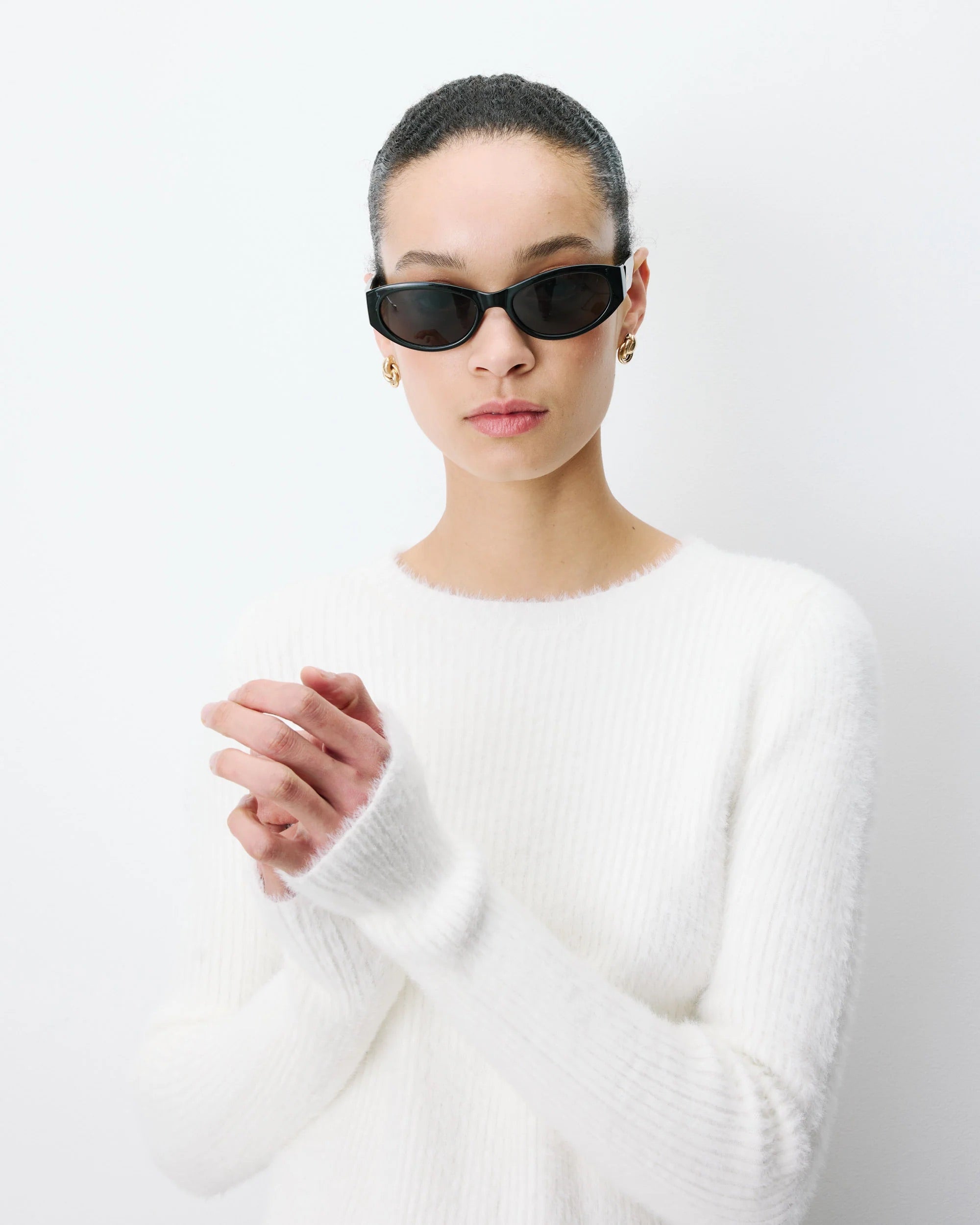 Pull AURYN GRACE & MILA écru – détail col rond et maille doudou