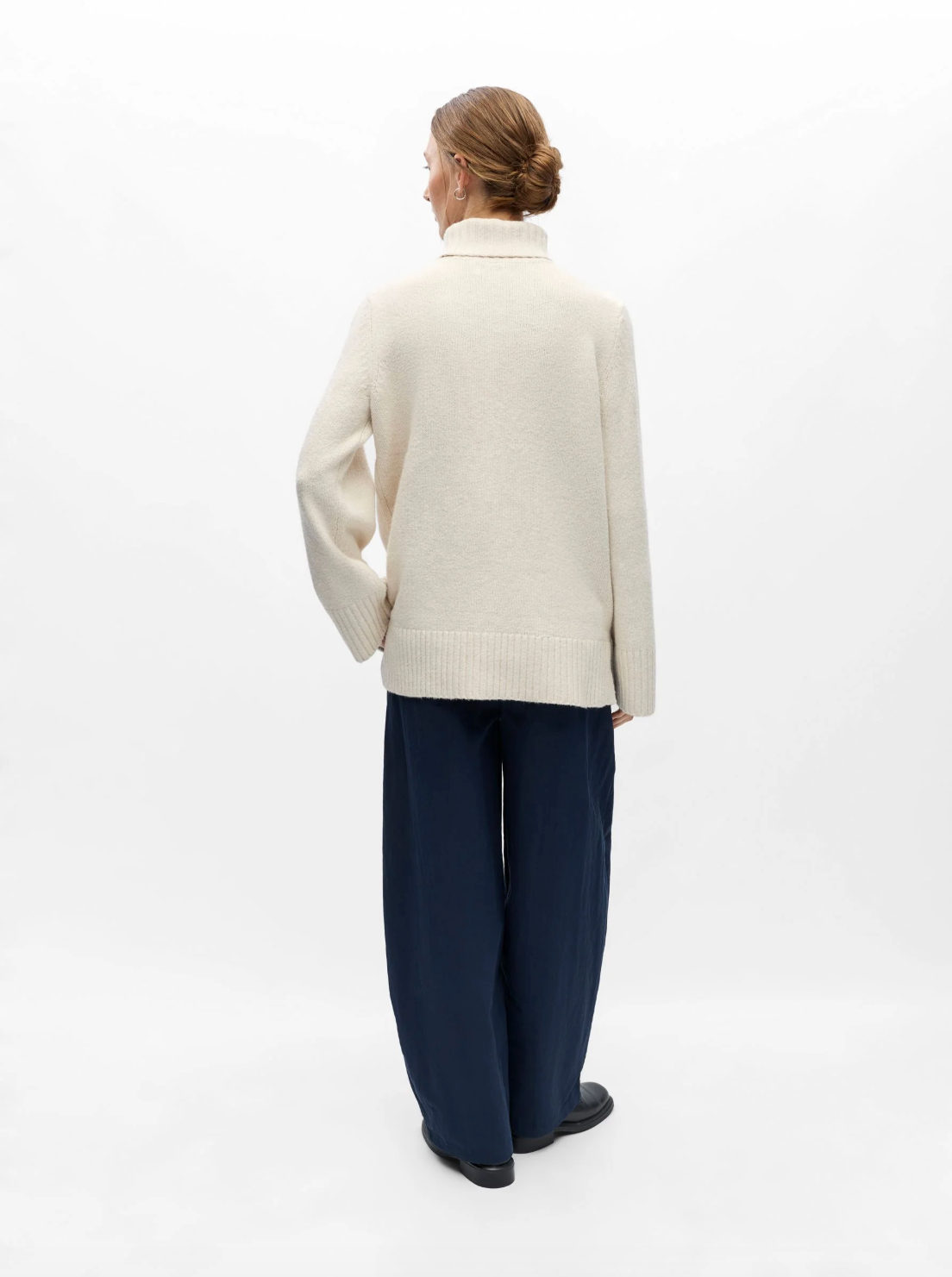 Pull col roulé OBJMALI OBJECT Birch – porté de dos