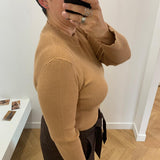 Pull ESSENTIEL C'EST BEAU LA VIE Latte – porté de profil
