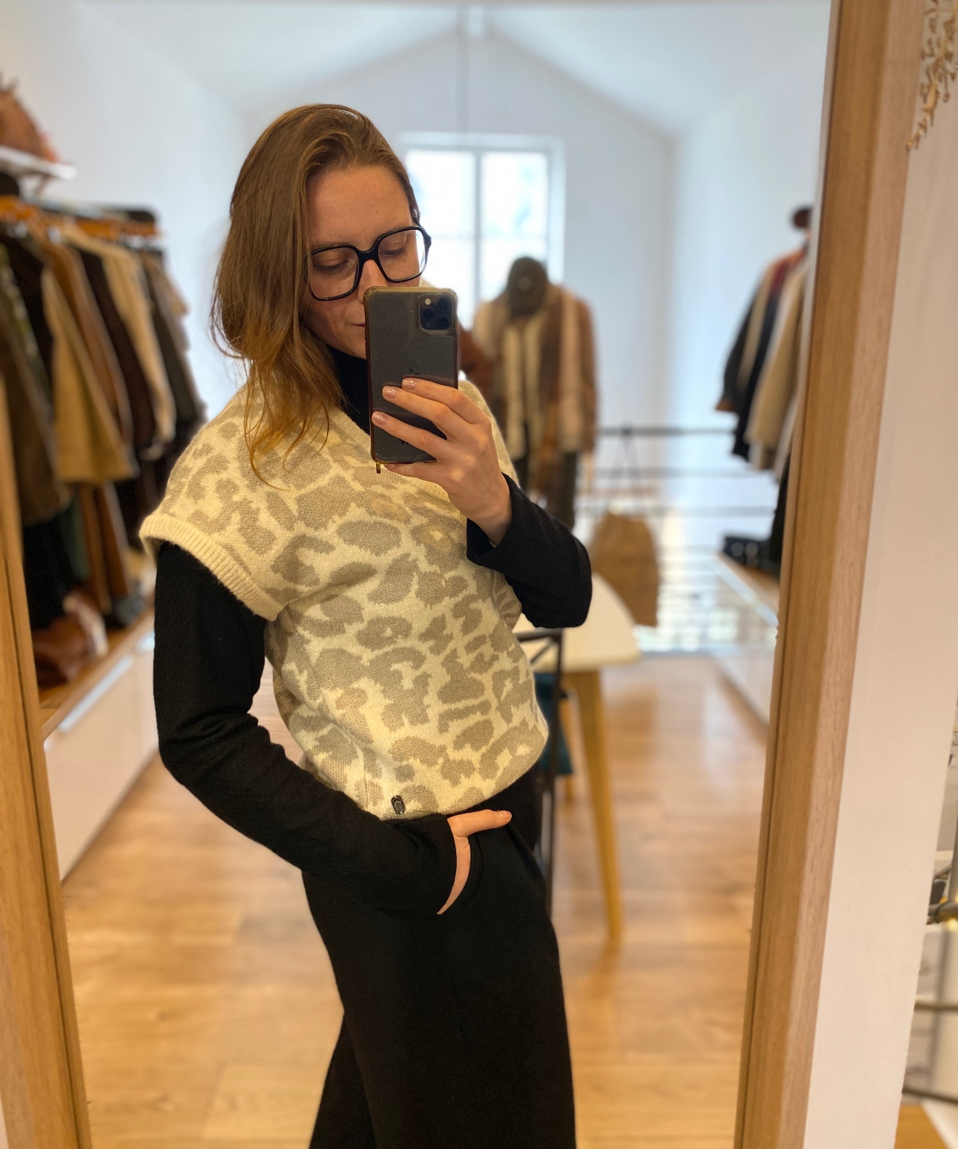 Pull sans manches imprimé léopard Ulken - Beige clair - SUN VALLEY FEMME