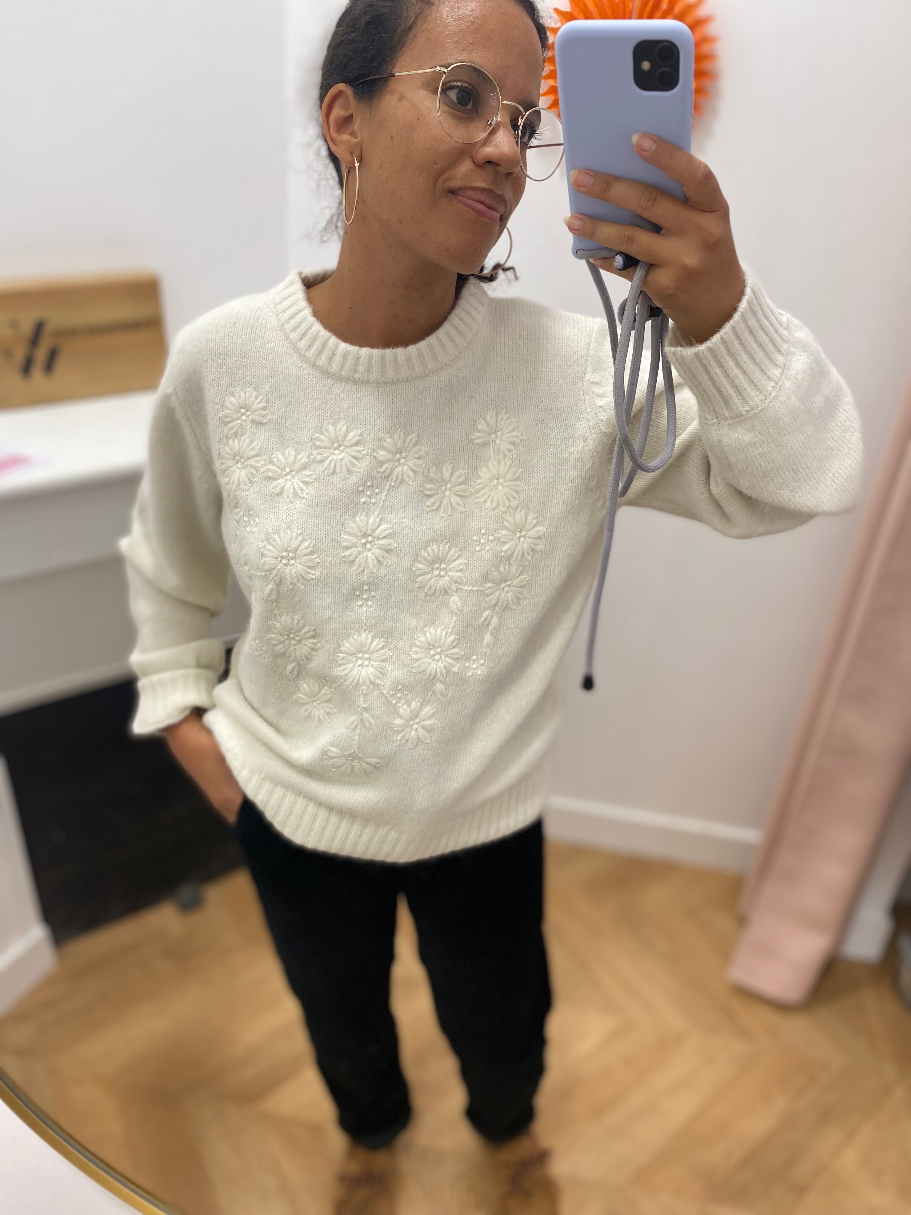 Pull brodé UTICA URBAN WOOD écru – vue produit de face