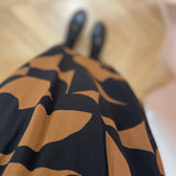 Robe courte graphique Selia - Chocolat - GRACE & MILA
